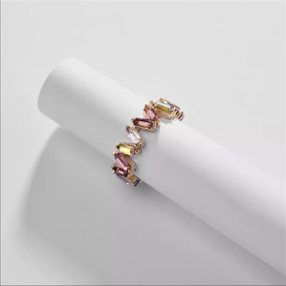 Jewelry - NEW ring light stones size 8